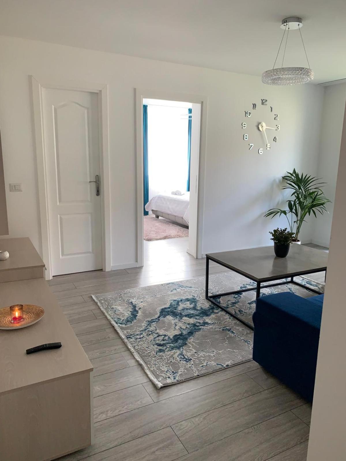 Rose Apartment П'ятра-Нямц Екстер'єр фото
